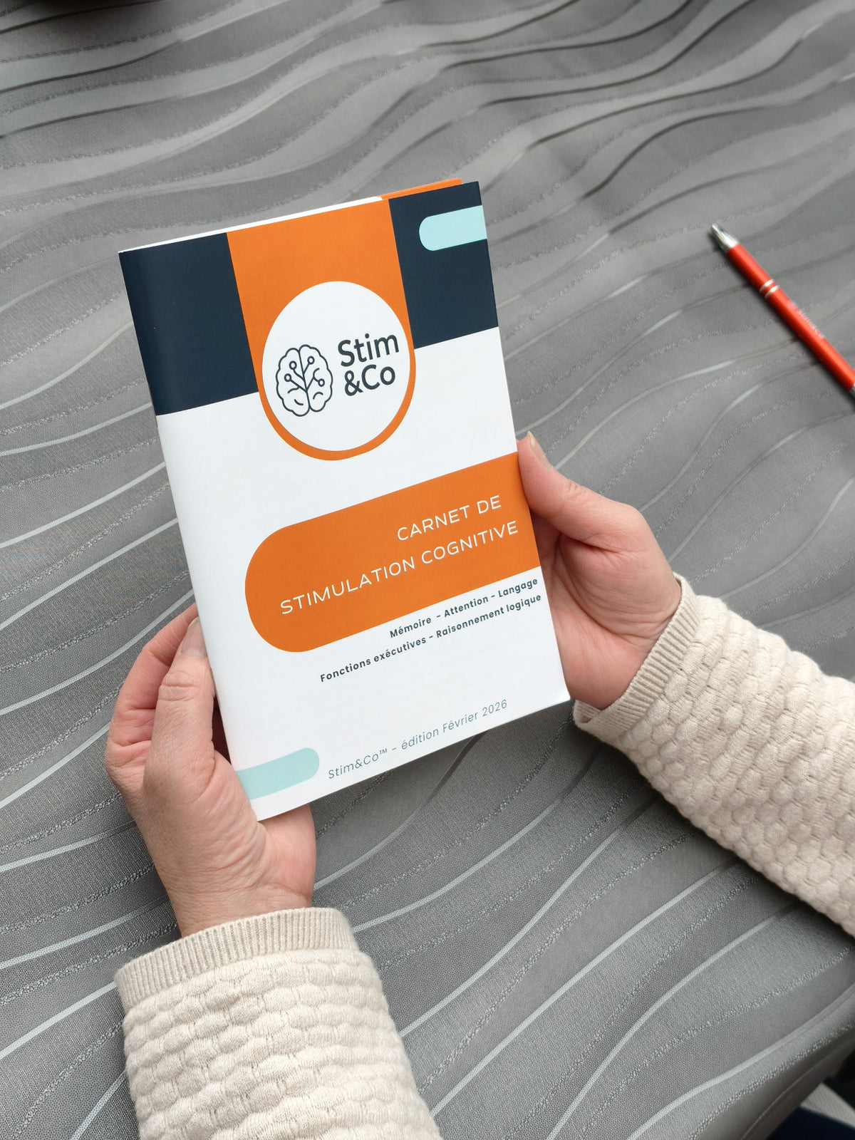 Stim&Co - Stimandco - aîné - aînés - personnes âgées - carnet de stimulation cérébrale
stimulation cognitive senior
exercices mémoire sénior
cahier mémoire personnes âgées
jeux cognitifs seniors
entraînement cérébral
entretien de la mémoire
santé cognitive
fonctions cognitives
mémoire
attention
concentration
logique
raisonnement
langage
orientation
autonomie des personnes âgées
vieillissement cérébral
vieillissement cognitif
prévention du déclin cognitif
bien vieillir
activité cerveau