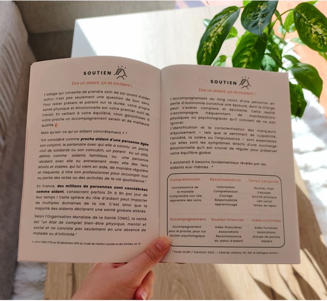 Livret pour aidant avec 3 thématiques : organisation, astuces et soutien pour les proches aidants! Fiches conseils pour le trouble du comportement, la désorientation temporelle et spatiale, ou la confusion. Un Vrai/faux pour répondre aux questions liées au vieillissement. Un jeu de partage et de découverte, favorisant la stimulation cognitive du cerveau, des moments aidant-aidé, pour les seniors aînés personnes âgées. Outils neuropsychologiques/psychologie
Box aidant -coffret proche aidant
kit proche aidant